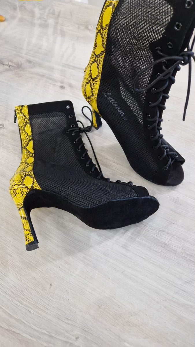 Vania giallo