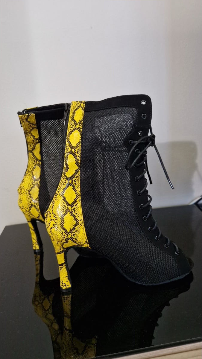 Vania giallo